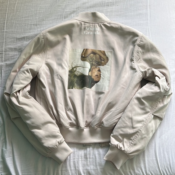 NEW ariana grande bomber jacket - Picture 8 of 9